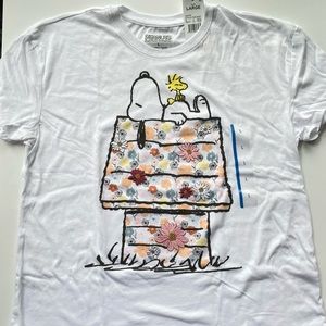 Peanuts Snoopy cotton T-shirt.